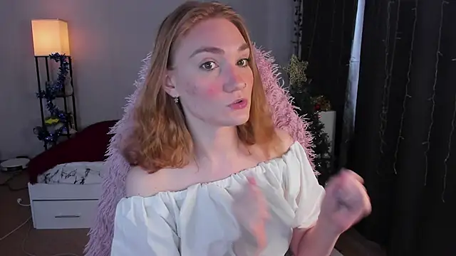 Snapshot of ReddHotPipper chatting on December 15, 3:44 am ReddHotPipper online show from December 15, 3:44 am