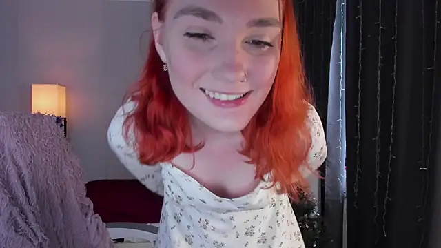 Snapshot of ReddHotPipper chatting on December 22, 3:47 am ReddHotPipper online show from December 22, 3:47 am