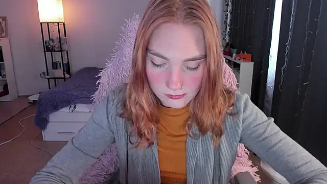 Snapshot of ReddHotPipper chatting on February 27, 3:50 am ReddHotPipper online show from February 27, 3:50 am