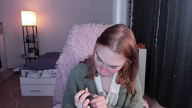 Snapshot of ReddHotPipper chatting on March 2, 3:41 am ReddHotPipper online show from March 2, 3:41 am