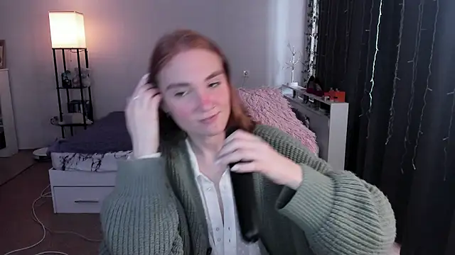 Snapshot of ReddHotPipper chatting on March 2, 7:15 am ReddHotPipper online show from March 2, 7:15 am