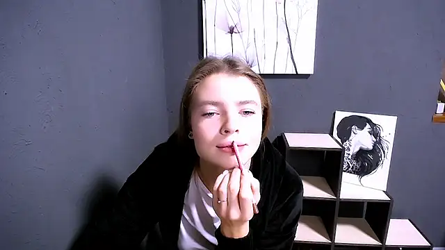 Snapshot of MissOliviaa_ chatting on November 8, 7:41 am MissOliviaa online show from November 8, 7:41 am