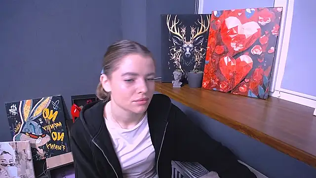 Snapshot of MissOliviaa_ chatting on November 15, 7:49 am MissOliviaa online show from November 15, 7:49 am