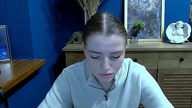 Snapshot of MissOliviaa_ chatting on December 4, 7:39 am MissOliviaa online show from December 4, 7:39 am