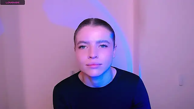 Snapshot of MissOliviaa_ chatting on December 18, 9:04 am MissOliviaa online show from December 18, 9:04 am