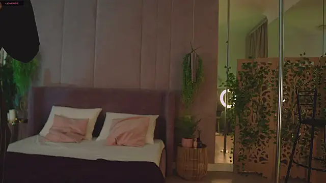 Snapshot of Smiley_Mia chatting on November 20, 5:07 am Smiley Mia online show from November 20, 5:07 am