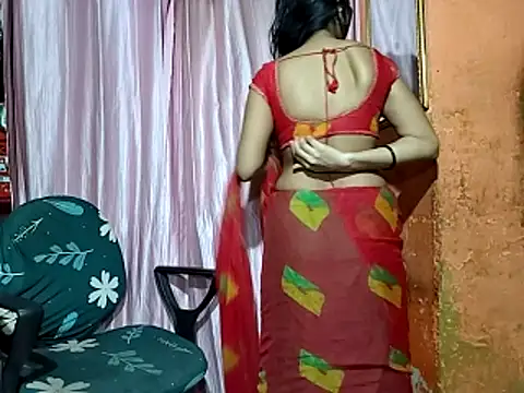 poojaxxx65 online show from November 23, 11:04 pm