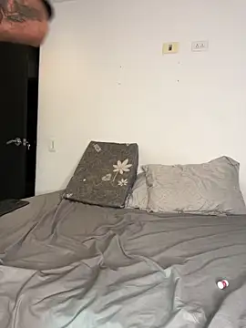 Snapshot of Drogamma chatting on November 6, 12:22 am Drogamma online show from November 6, 12:22 am