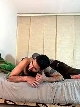 Snapshot of Drogamma chatting on November 28, 4:04 am Drogamma online show from November 28, 4:04 am