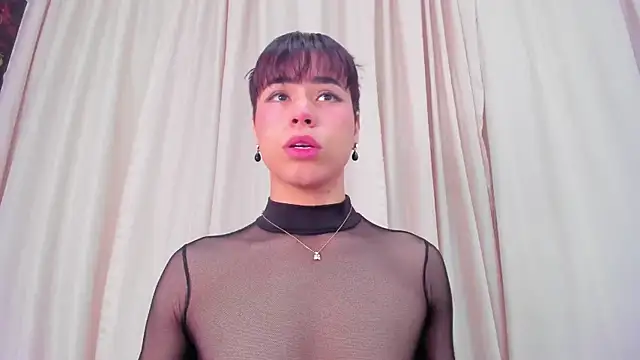 Snapshot of Little_michell chatting on January 11, 12:29 pm Little michell online show from January 11, 12:29 pm