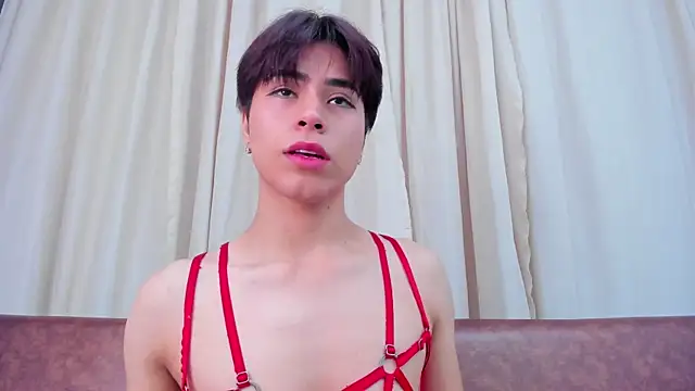 Snapshot of Little_michell chatting on January 22, 1:42 pm Little michell online show from January 22, 1:42 pm