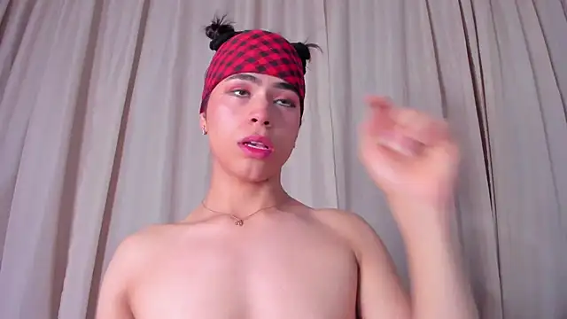 Snapshot of Little_michell chatting on February 3, 11:09 am Little michell online show from February 3, 11:09 am