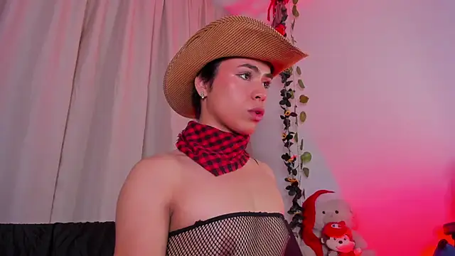 Snapshot of Little_michell chatting on November 3, 2:46 am Little michell online show from November 3, 2:46 am