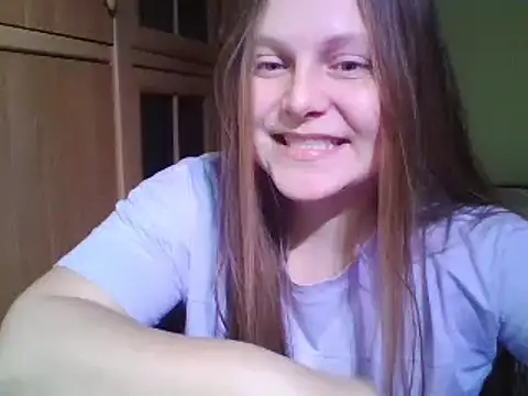 Snapshot of Evasapples chatting on December 23, 2:50 pm Evasapples online show from December 23, 2:50 pm