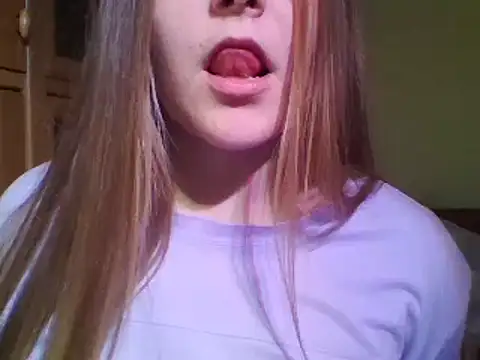 Snapshot of Evasapples chatting on December 23, 5:54 pm Evasapples online show from December 23, 5:54 pm