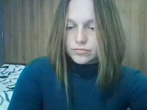 Snapshot of Evasapples chatting on February 23, 5:18 pm Evasapples online show from February 23, 5:18 pm