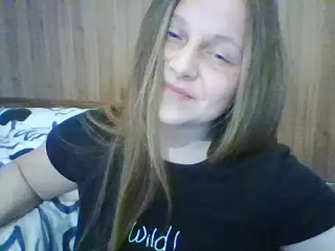 Snapshot of Evasapples chatting on February 26, 5:28 pm Evasapples online show from February 26, 5:28 pm