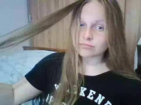 Snapshot of Evasapples chatting on March 9, 7:59 pm Evasapples online show from March 9, 7:59 pm