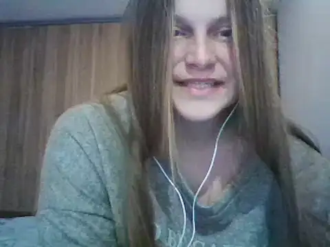 Snapshot of Evasapples chatting on March 21, 4:51 pm Evasapples online show from March 21, 4:51 pm