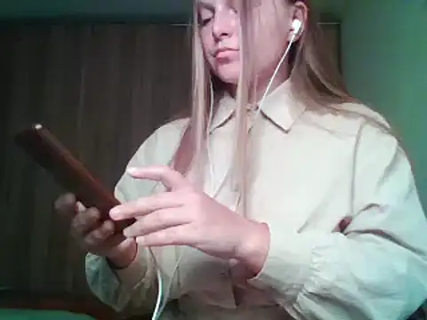 Snapshot of Evasapples chatting on September 8, 6:07 pm Evasapples online show from September 8, 6:07 pm