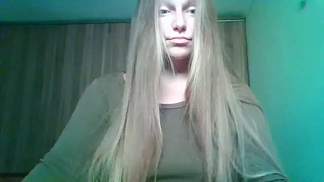 Snapshot of Evasapples chatting on September 28, 3:06 pm Evasapples online show from September 28, 3:06 pm