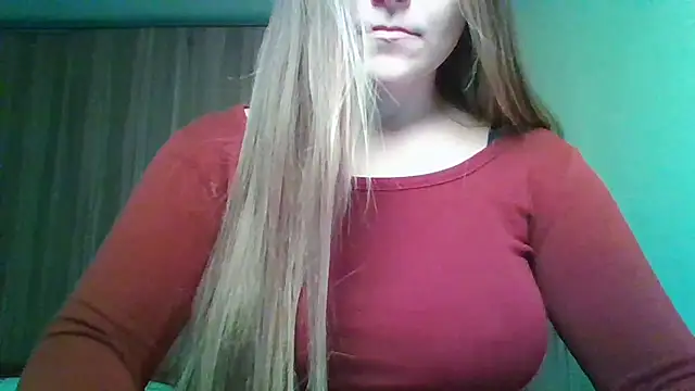 Snapshot of Evasapples chatting on November 14, 1:21 pm Evasapples online show from November 14, 1:21 pm