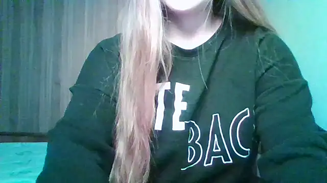 Snapshot of Evasapples chatting on November 16, 6:13 pm Evasapples online show from November 16, 6:13 pm