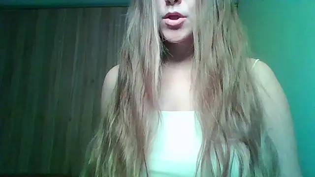 Snapshot of Evasapples chatting on November 26, 12:11 am Evasapples online show from November 26, 12:11 am