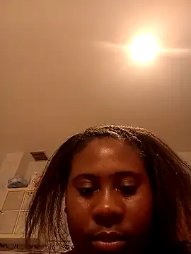 Snapshot of KennyBigWoman chatting on September 17, 8:32 pm KennyBigWoman online show from September 17, 8:32 pm