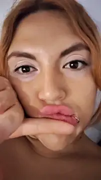 Snapshot of becca_diamond chatting on November 1, 4:20 pm becca diamond online show from November 1, 4:20 pm