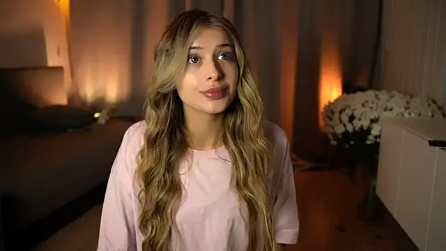 elisa moon online show from December 2, 2:41 pm