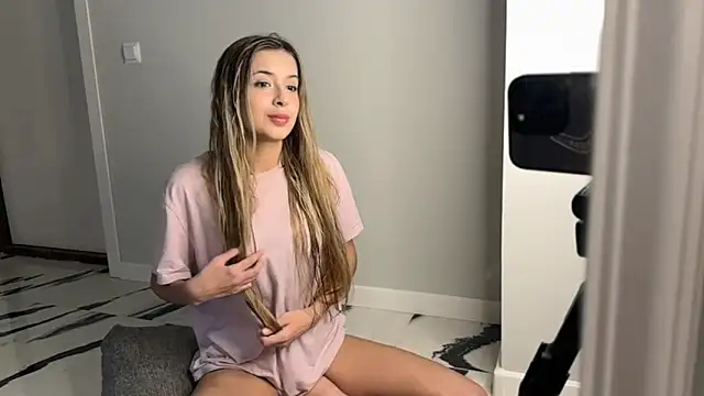 elisa moon online show from January 11, 1:37 am