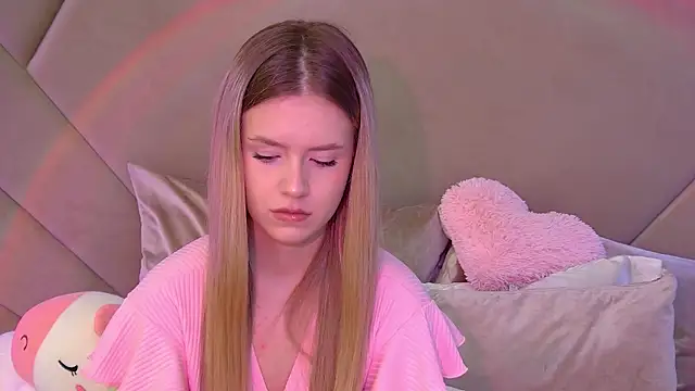 MilanaBalmain online show from October 21, 4:08 pm