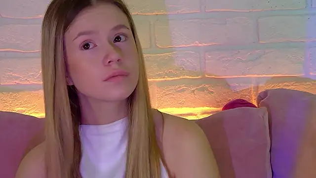 MilanaBalmain online show from November 17, 4:51 am