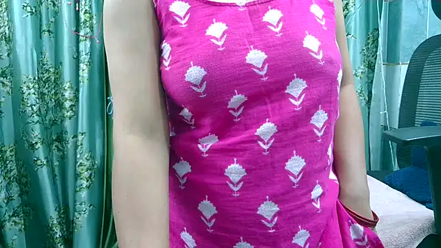 Snapshot of Lovely_Sanvi chatting on November 30, 3:49 pm Lovely Sanvi online show from November 30, 3:49 pm