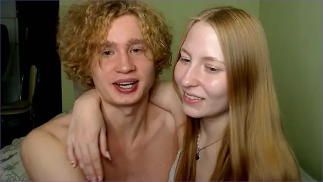 Snapshot of AliceStoneJhonyStone chatting on October 8, 6:49 pm AliceStoneJhonyStone online show from October 8, 6:49 pm