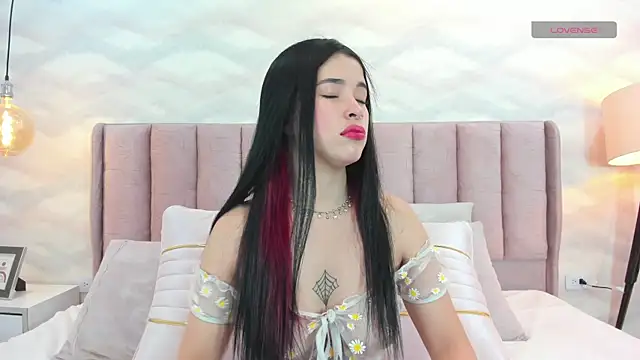 Snapshot of im_nika_ chatting on January 20, 1:32 pm im nika online show from January 20, 1:32 pm