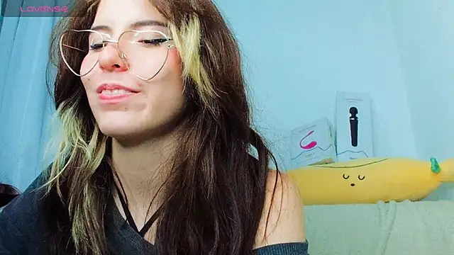 cherrybom969 online show from January 24, 6:35 am