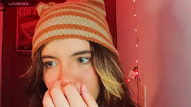 cherrybom969 online show from March 13, 5:54 am