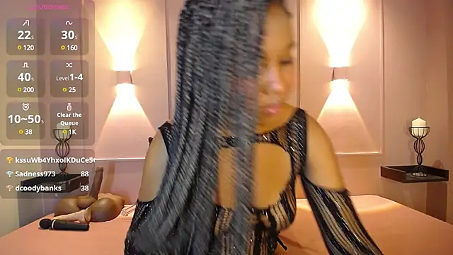 HAYLANISMITH online show from February 3, 3:17 pm