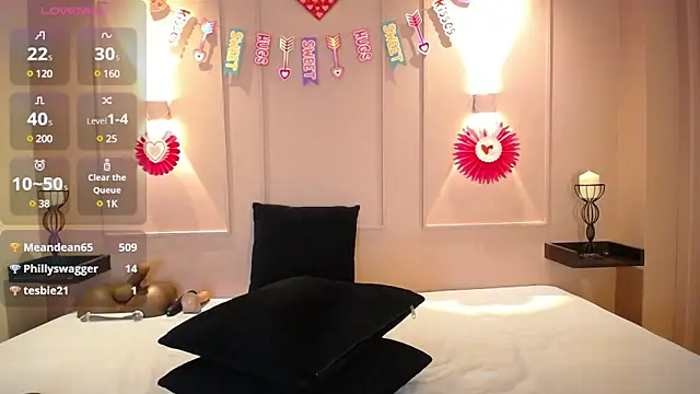 HAYLANISMITH online show from February 10, 3:10 pm