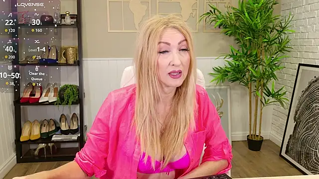 LadyLeea online show from December 5, 5:27 am