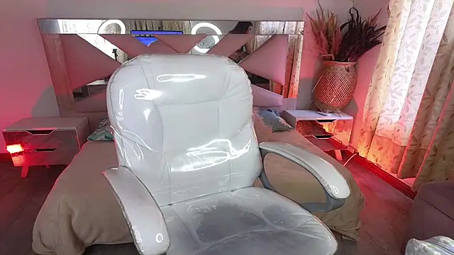 Mia Fischer online show from December 19, 7:32 pm