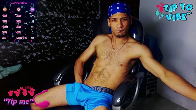 Snapshot of SonicJ25 chatting on February 14, 4:26 am SonicJ25 online show from February 14, 4:26 am