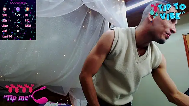 Snapshot of SonicJ25 chatting on March 23, 3:21 am SonicJ25 online show from March 23, 3:21 am