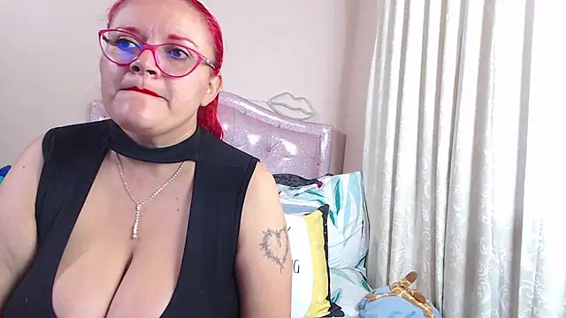 Snapshot of VickyColleman chatting on January 31, 3:00 pm VickyColleman online show from January 31, 3:00 pm