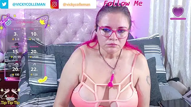 Snapshot of VickyColleman chatting on October 24, 7:16 am VickyColleman online show from October 24, 7:16 am