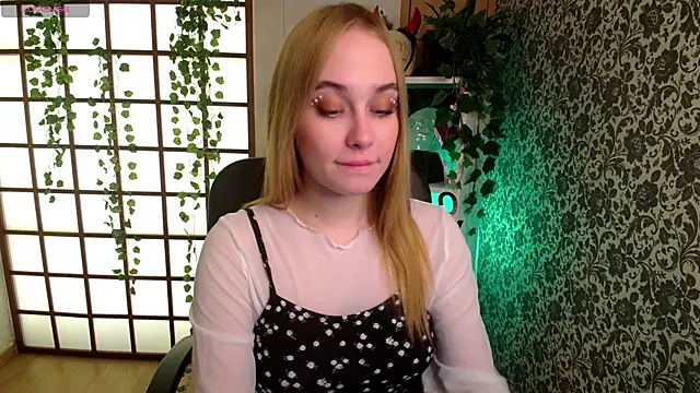 LianaBright online show from December 11, 2:30 am