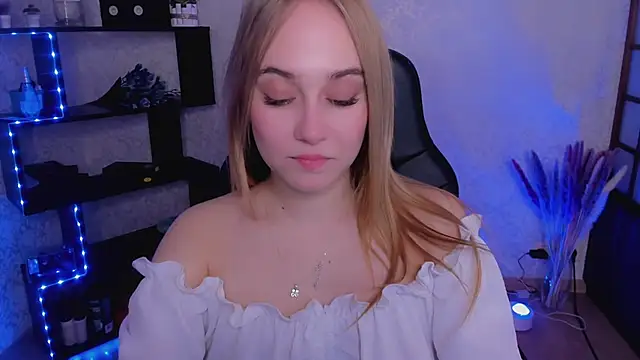 LianaBright online show from January 26, 5:23 am