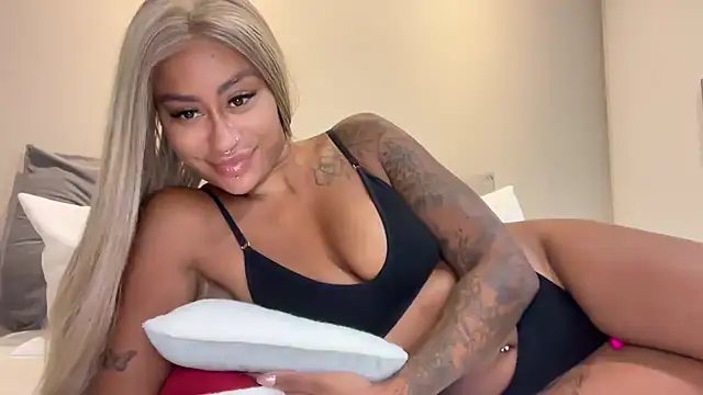 CoCo-Queen online show from February 7, 6:14 am